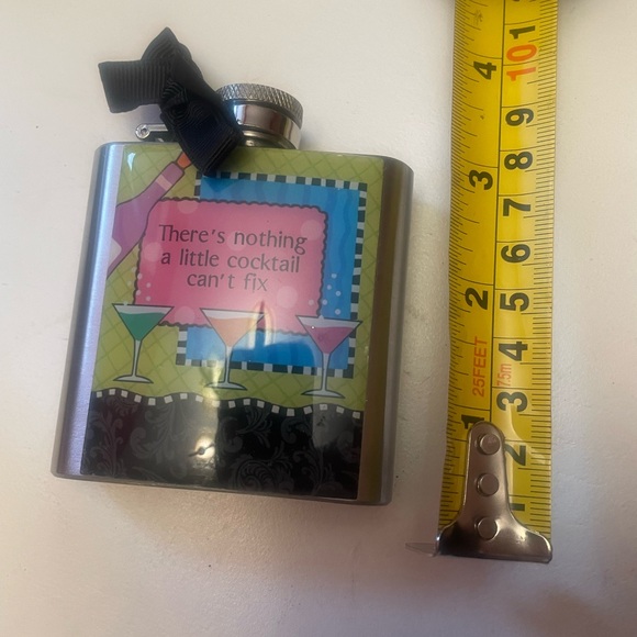 Ladies flasks - Picture 2 of 5